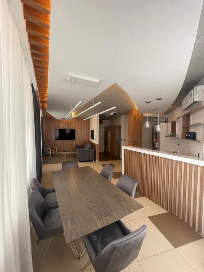 Leo Lux 1 Nis Exterior foto
