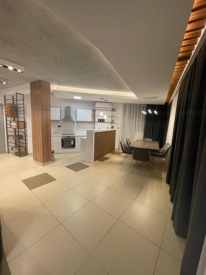 Leo Lux 1 Nis Exterior foto